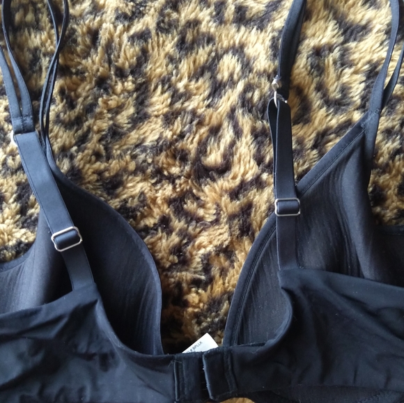 OnGossamer 30D Beautifully Basic Shadow Stripe Demi Bra in Black - Picture 3 of 7